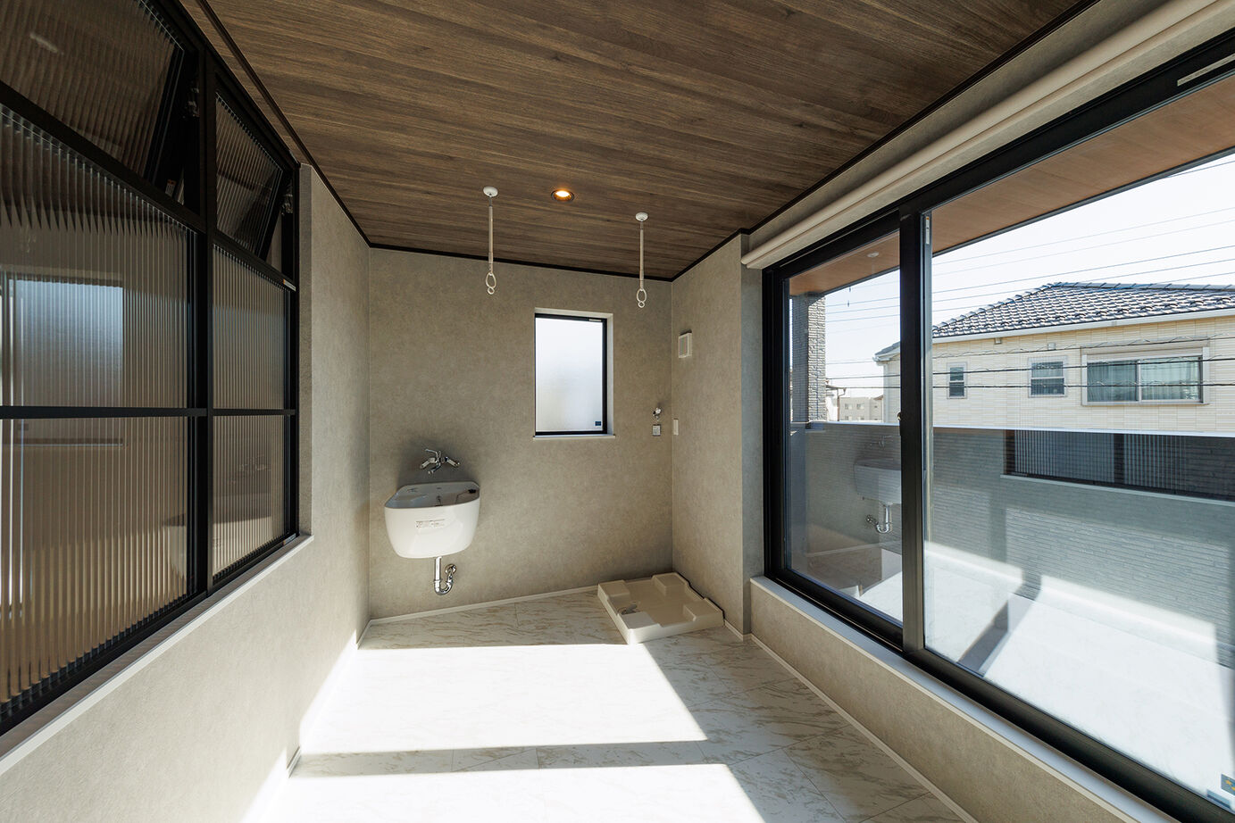 昭栄建設の注文住宅 【さいたま市/3000万円台/40坪台】次代の高い住宅性能と災害への備えも搭載した、ホテルライクな住まいの建築実例画像7