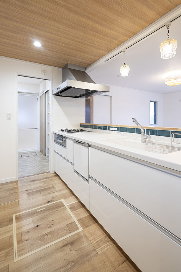 【相模原・八王子・日野】ハタノ木材 【2000万円台／吹抜／家事動線／収納充実／間取図有】ウッドデッキ&ホームシアターで家族を楽しむ!の建築実例画像5