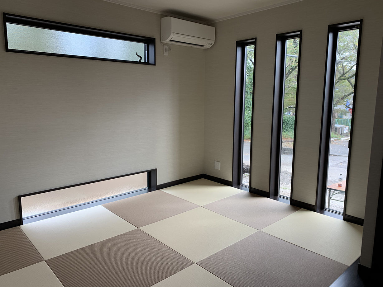 【相模原・八王子・日野】ハタノ木材 【2500万円～2999万円台／吹抜／高断熱】キッチンの上に陽光広がる大空間。家族の気配を感じるくつろぎの家の建築実例画像4