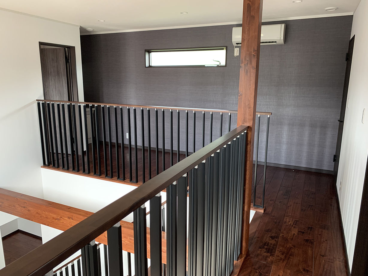 【相模原・八王子・日野】ハタノ木材 【2500万円～2999万円台／吹抜／高断熱】キッチンの上に陽光広がる大空間。家族の気配を感じるくつろぎの家の建築実例画像7