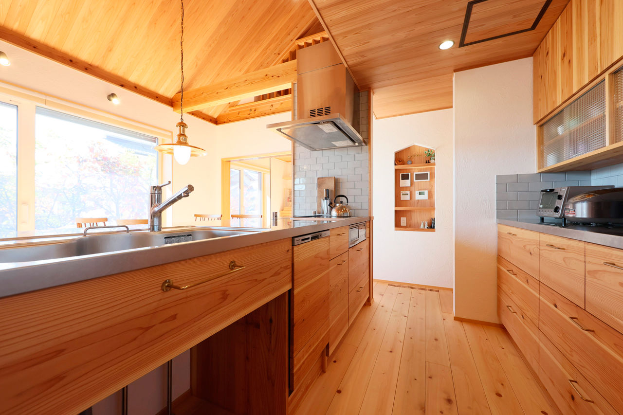 参建 【高性能×平屋風｜間取り有】真冬でも家の中はポカポカ。自然の中の心地よさを叶えた天然木の高性能住宅の建築実例画像3