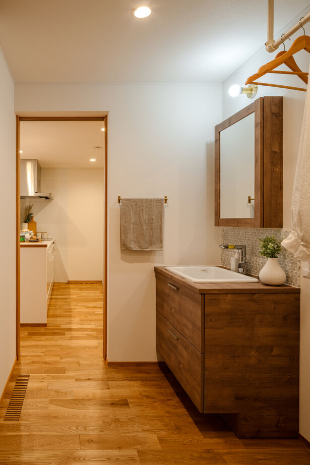 参建 【名古屋市/30坪以下/駅前/吹抜け/ZEH】駅近でもゆっくりとくつろげる家の建築実例画像7