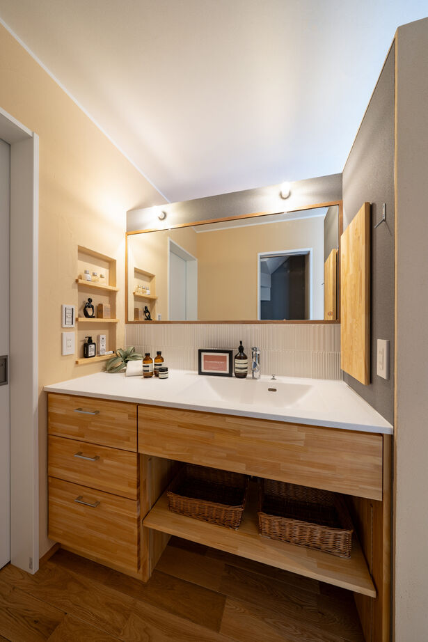 参建 【春日井市/30坪台/ZEH】インテリアも映える 暮らしやすい工夫が行き届いた家の建築実例画像4