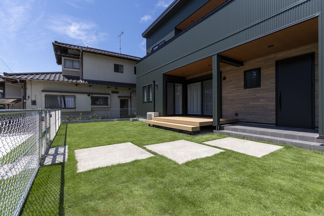 「ゆとりある木の家」　マヤ建設 【2,300万円/間取有/36坪/ガルバニウム外壁】機能的な横並びキッチン。無垢の床材の質感を活かした木の家。の建築実例画像19