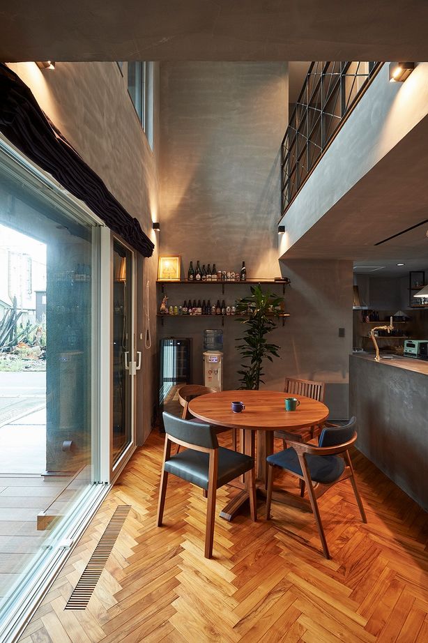 ダイケンアーキテクツ シックで個性的な空間。とことんこだわって叶えたカフェバーのような家の建築実例画像3