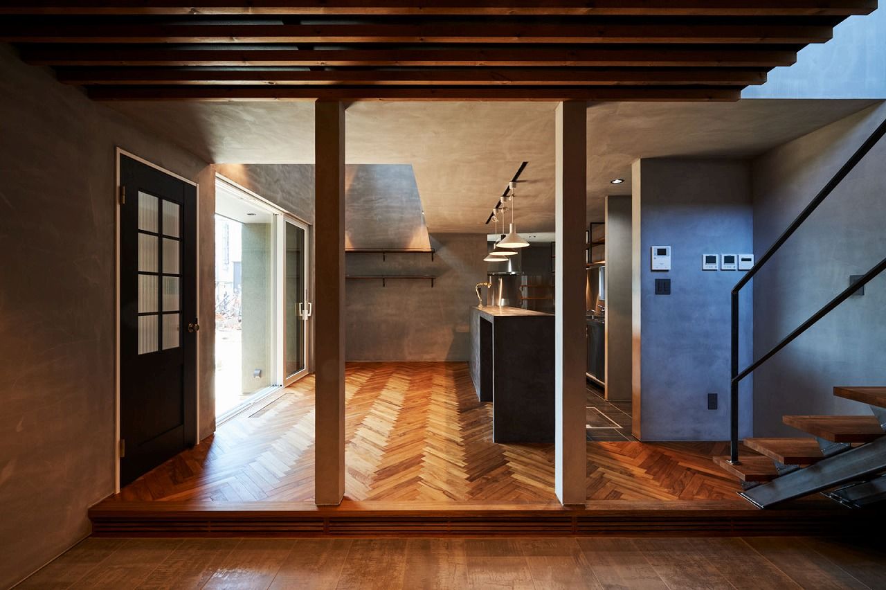 ダイケンアーキテクツ シックで個性的な空間。とことんこだわって叶えたカフェバーのような家の建築実例画像4