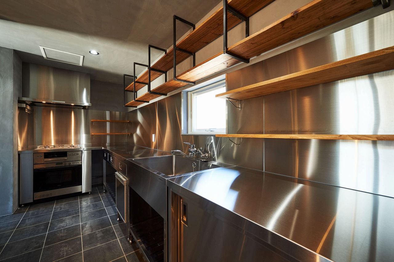 ダイケンアーキテクツ シックで個性的な空間。とことんこだわって叶えたカフェバーのような家の建築実例画像5