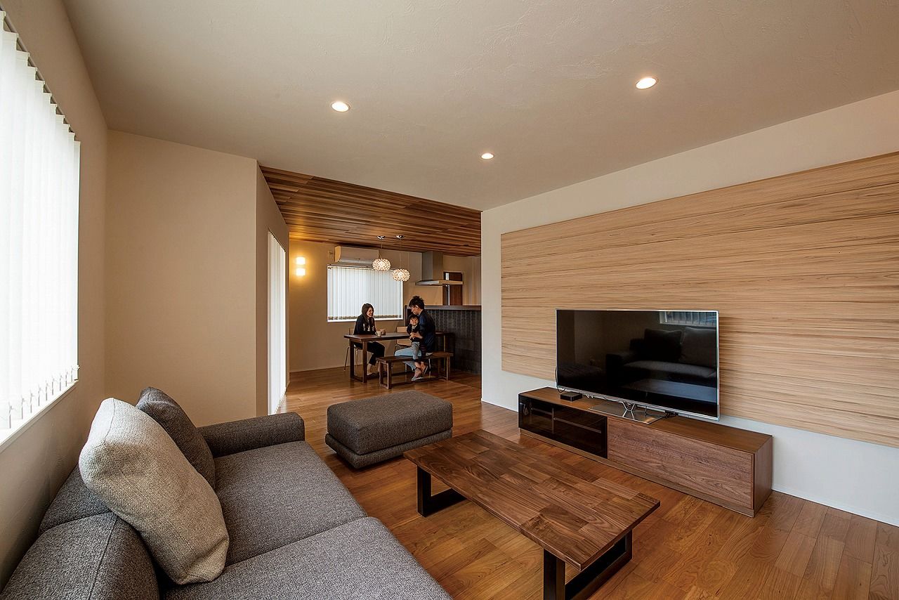 ダイケンアーキテクツ スタイリッシュな外観と落ち着ける大人の寛ぎ空間。機能性も高い世代を超えて暮らしやすい住まいの建築実例画像2