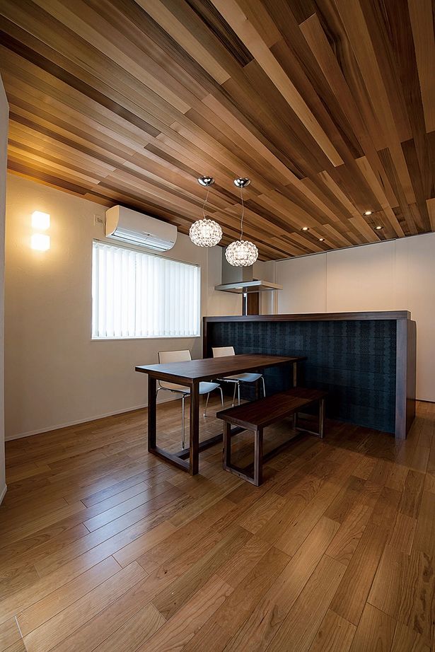 ダイケンアーキテクツ スタイリッシュな外観と落ち着ける大人の寛ぎ空間。機能性も高い世代を超えて暮らしやすい住まいの建築実例画像3