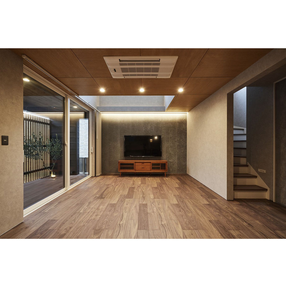 ダイケンアーキテクツ 木の美しさに癒される、ディテールまでこだわった大人モダンの住まいの建築実例画像2