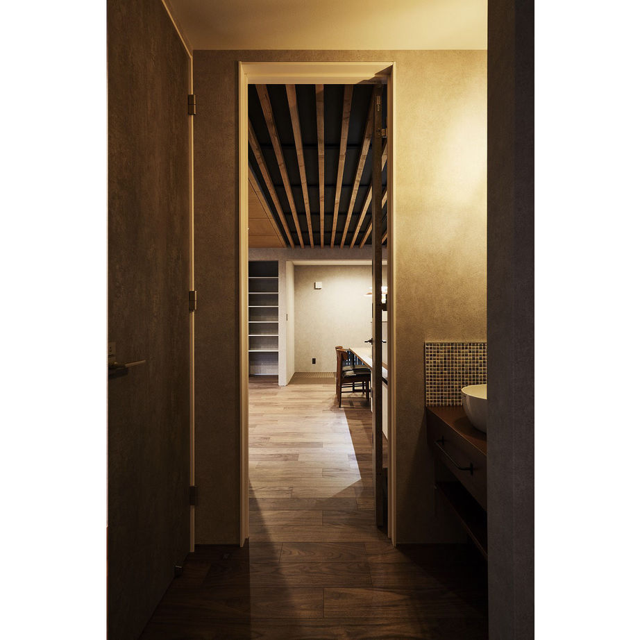 ダイケンアーキテクツ 木の美しさに癒される、ディテールまでこだわった大人モダンの住まいの建築実例画像5