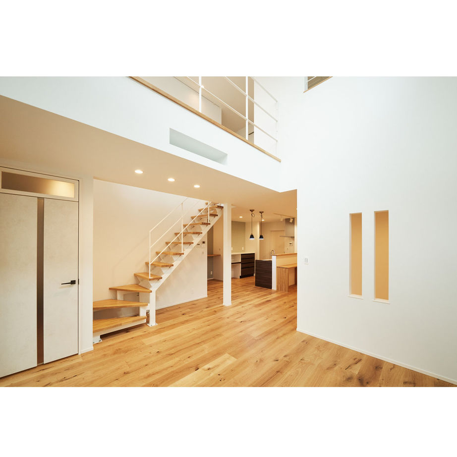 ダイケンアーキテクツ 家族の笑顔が生まれる開放的なLDK。ぬくもり溢れるホテルライクな住まいの建築実例画像1