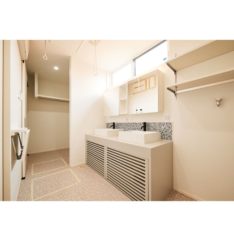 ダイケンアーキテクツ 家族の笑顔が生まれる開放的なLDK。ぬくもり溢れるホテルライクな住まいの建築実例画像7