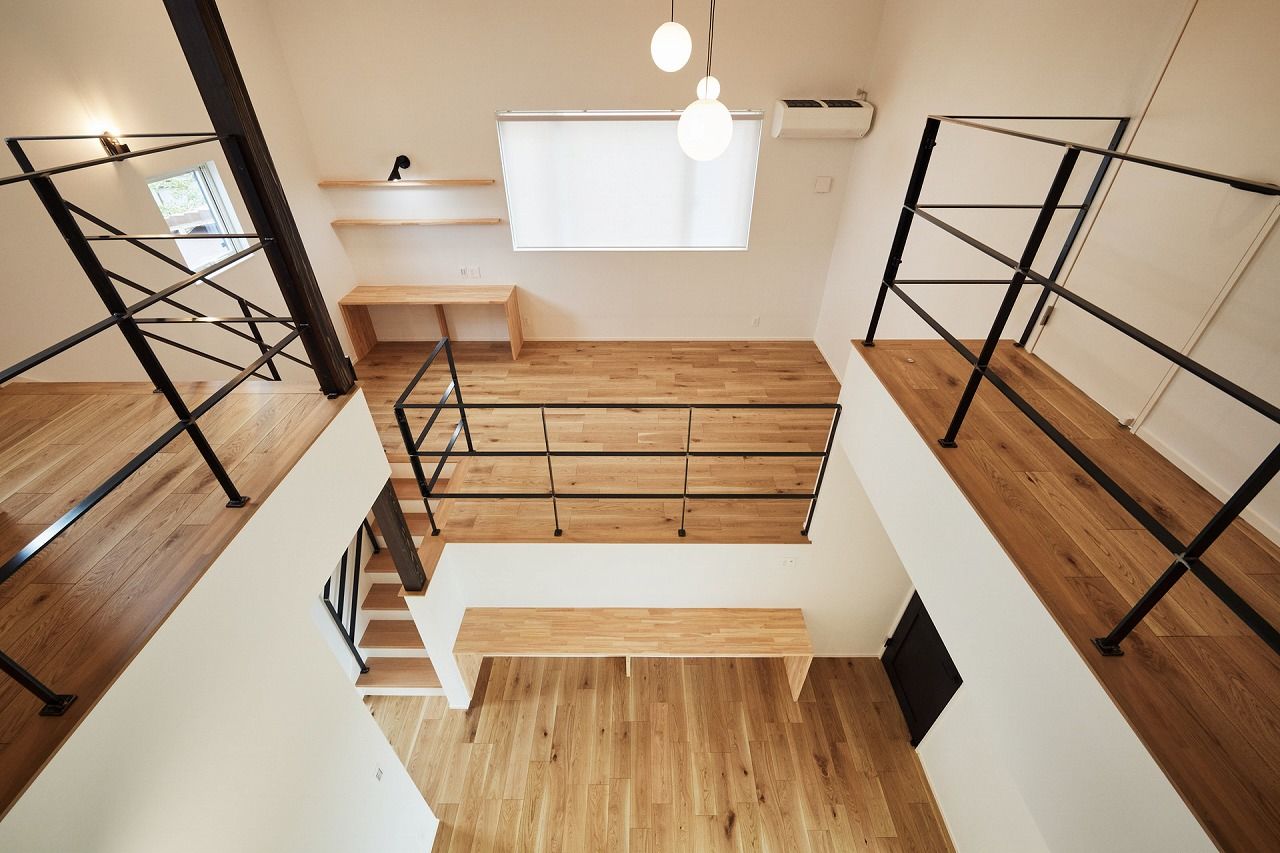 ダイケンアーキテクツ 遊び心と実用性を兼ね備えたスキップフロアの家の建築実例画像2