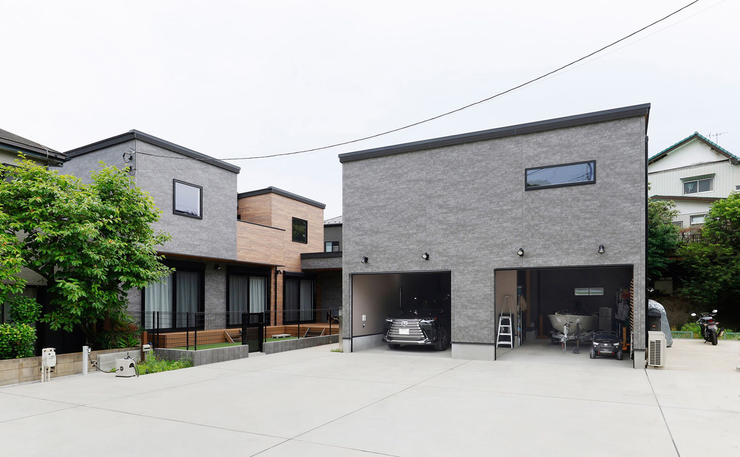 Lien建築設計(旧サロンナビ) 【ガレージ／柏市／間取り有】離れのようなガレージと繋がる、趣味も便利な暮らしも叶えた住まいの建築実例画像