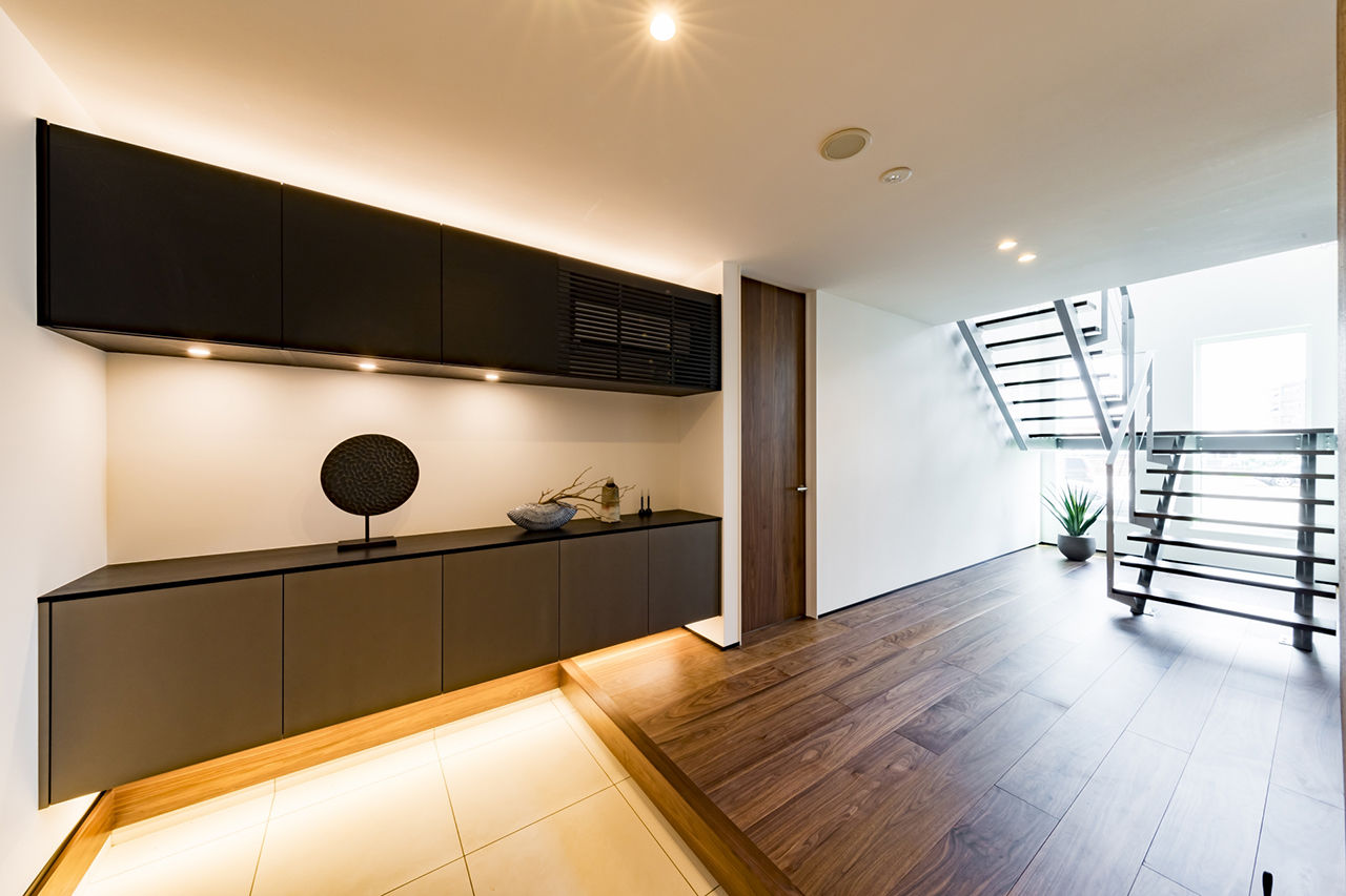 Lien建築設計(旧サロンナビ) 【ガレージ】趣味を暮らしの一部とし、心豊かに過ごせる空間。愛車をより身近に感じられるガレージハウスの建築実例画像2