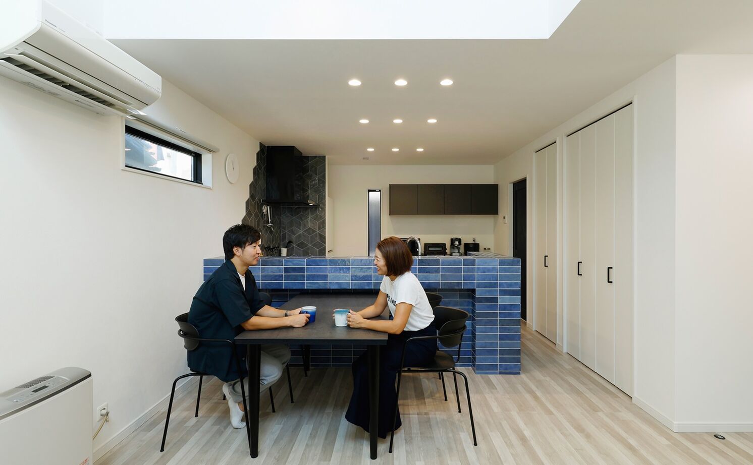 Lien建築設計(旧サロンナビ) 【2000万円台/間取り図有】回遊動線で日々の生活がもっとスムーズに。開放的な吹抜けリビングの住まいの建築実例画像2