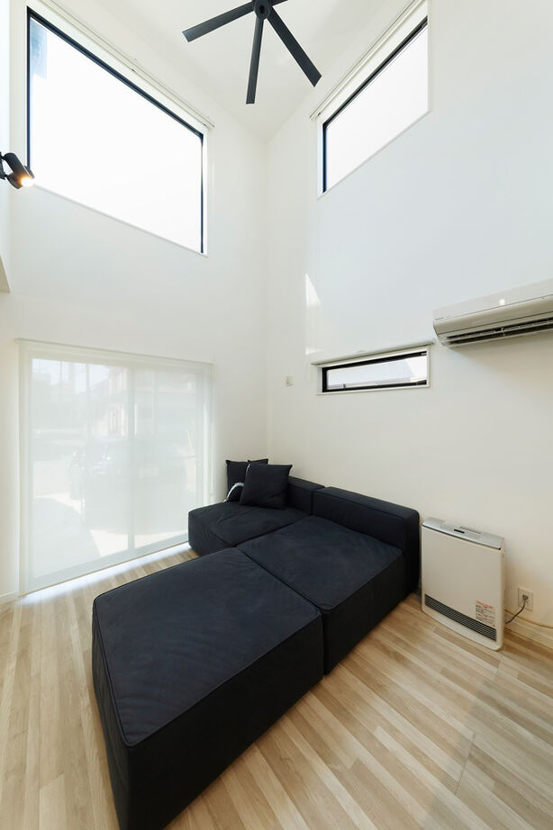 Lien建築設計(旧サロンナビ) 【2000万円台/間取り図有】回遊動線で日々の生活がもっとスムーズに。開放的な吹抜けリビングの住まいの建築実例画像3