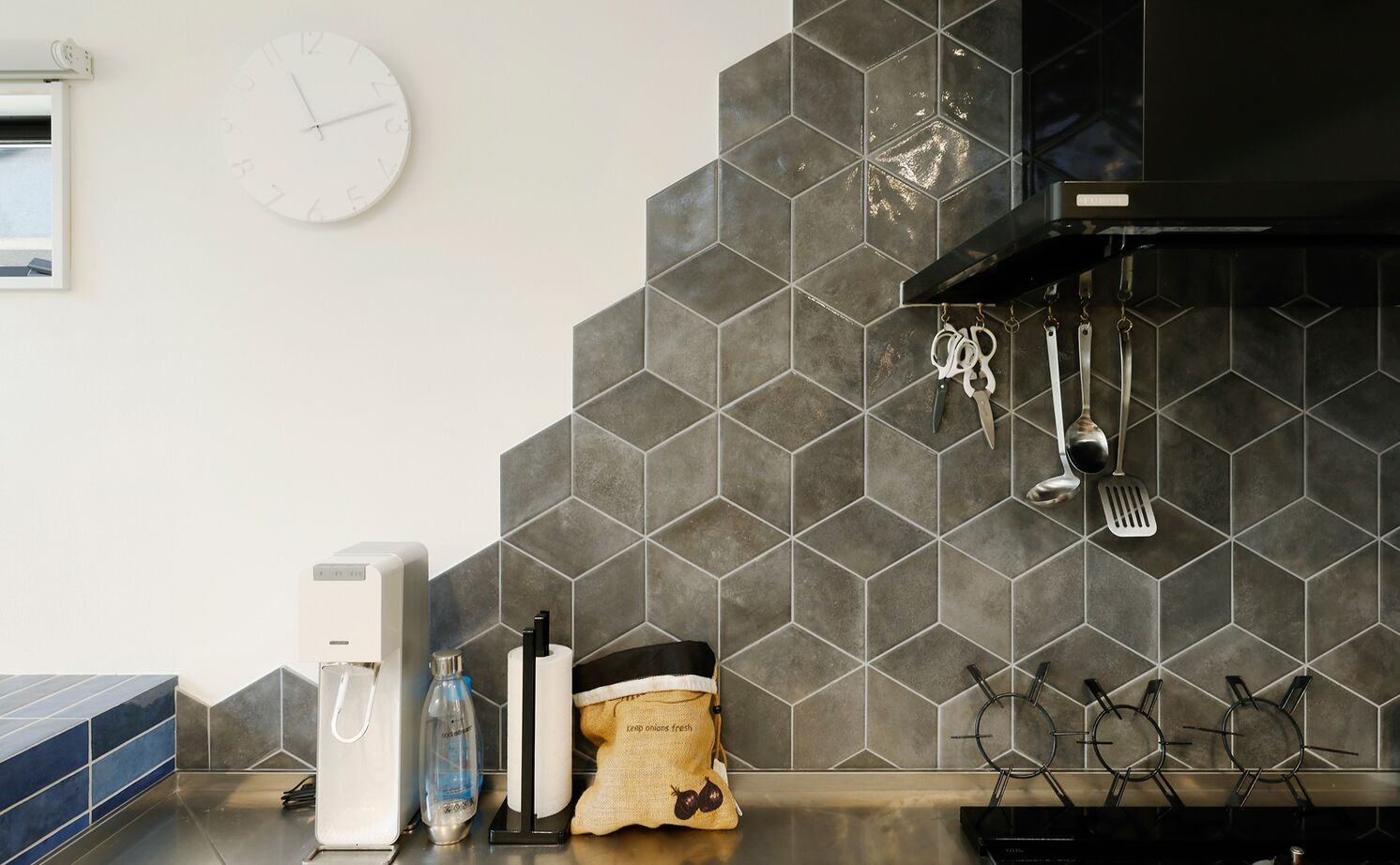 Lien建築設計(旧サロンナビ) 【2000万円台/間取り図有】回遊動線で日々の生活がもっとスムーズに。開放的な吹抜けリビングの住まいの建築実例画像8