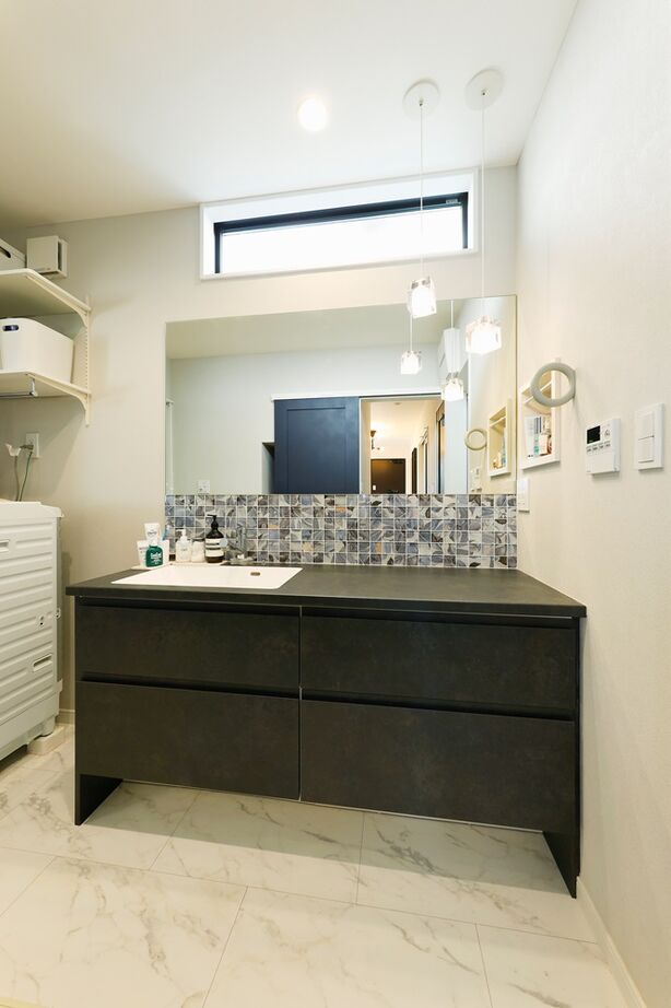 Lien建築設計(旧サロンナビ) 【2000万円台/間取り図有】回遊動線で日々の生活がもっとスムーズに。開放的な吹抜けリビングの住まいの建築実例画像10