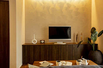 成友建設 【2500～2599万円／機能的な家事動線】木の質感と塗り壁の素材感でおしゃれな空間にの建築実例画像5