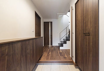 成友建設 【3200～3299万円】富山の伝統工芸品の組子、着色真鍮を使用した深みのある内観の建築実例画像2