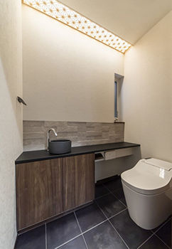 成友建設 【3200～3299万円】富山の伝統工芸品の組子、着色真鍮を使用した深みのある内観の建築実例画像7