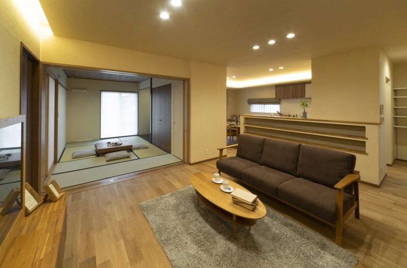 成友建設 【4000万円台/高岡市/大開口】old and new wisdomの建築実例画像2