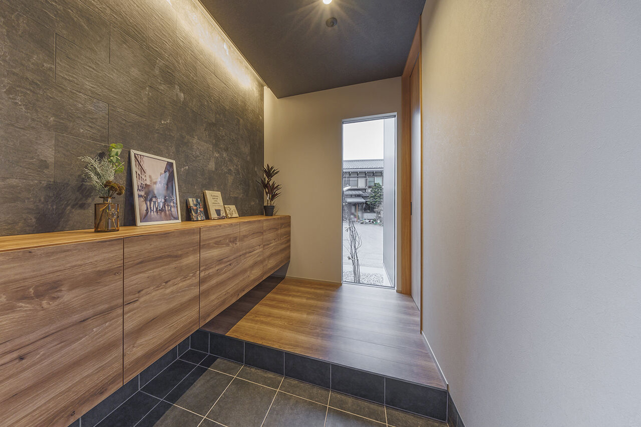 ４u DESIGN HOUSE（フォーユーデザインハウス） 【高山市｜2000万円台｜28坪】グレー×木目で人気のシアトルカフェ風に。暮らしやすくてかっこいい家の建築実例画像6