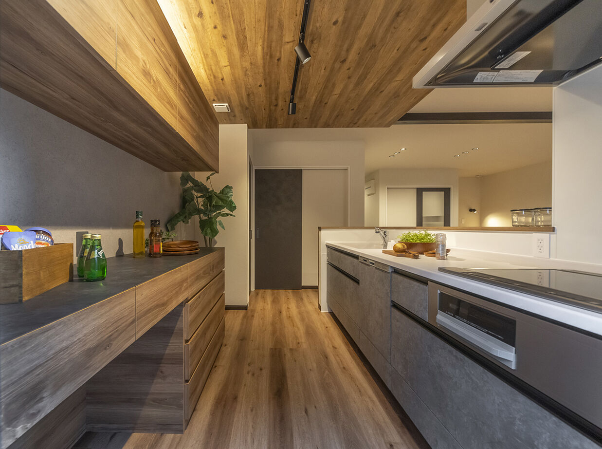 ４u DESIGN HOUSE（フォーユーデザインハウス） 【高山市｜2000万円台｜30坪台】鉄骨のストリップ階段と梁で黒を効かせた家事ラク間取りのかっこいい家の建築実例画像5