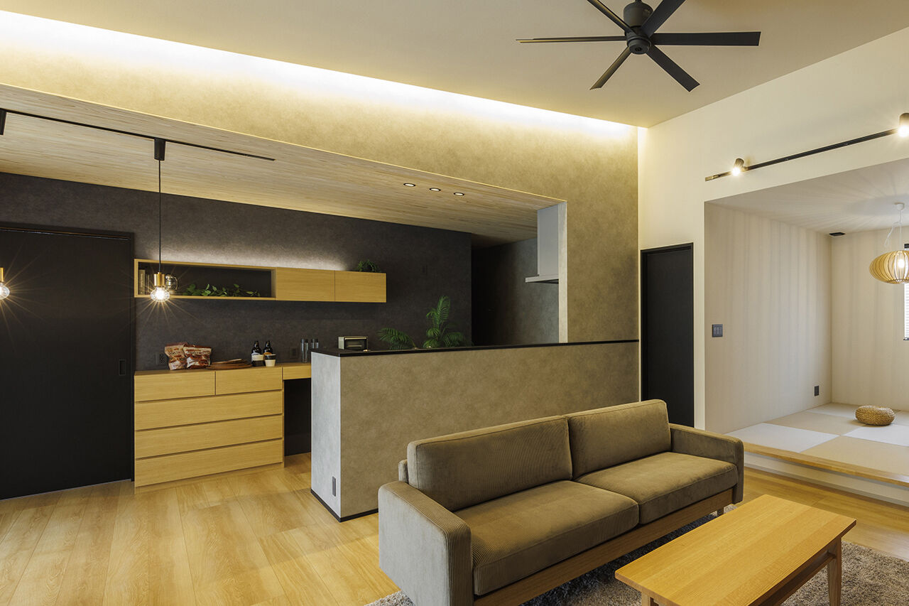 ４u DESIGN HOUSE（フォーユーデザインハウス） 【飛騨市｜1000万円台｜27坪の平屋】リビングは平屋とは思えない開放感。通り土間に薪ストーブのある家の建築実例画像5