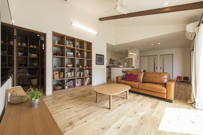 東海住宅　エンジョイホーム 平屋35坪｜みんなが集まるLDK｜仕切り少ない開放的空間｜生活ラクラク動線｜素足が気持ちいい無垢の家の建築実例画像3