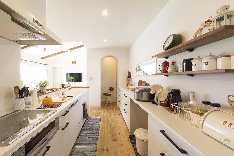 東海住宅　エンジョイホーム 平屋35坪｜みんなが集まるLDK｜仕切り少ない開放的空間｜生活ラクラク動線｜素足が気持ちいい無垢の家の建築実例画像4