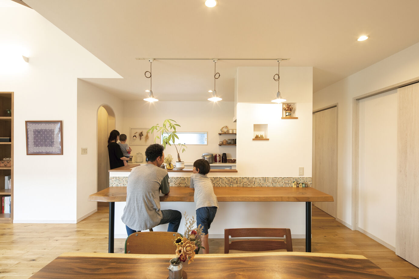 東海住宅　エンジョイホーム 平屋35坪｜みんなが集まるLDK｜仕切り少ない開放的空間｜生活ラクラク動線｜素足が気持ちいい無垢の家の建築実例画像5