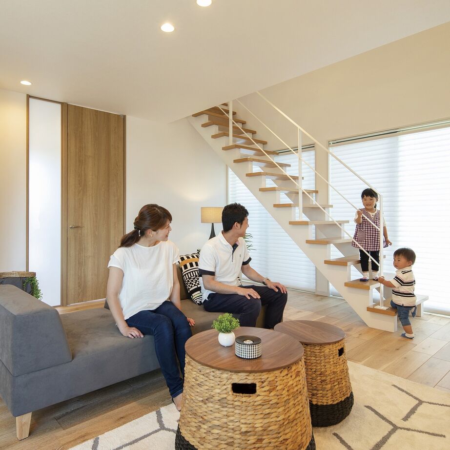 東海住宅　エンジョイホーム 2階建て｜インナーガレージ｜広々LDK｜美しさ×住みやすさを追求した家の建築実例画像2