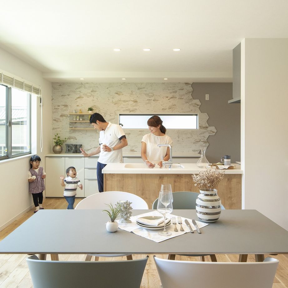 東海住宅　エンジョイホーム 2階建て｜インナーガレージ｜広々LDK｜美しさ×住みやすさを追求した家の建築実例画像4