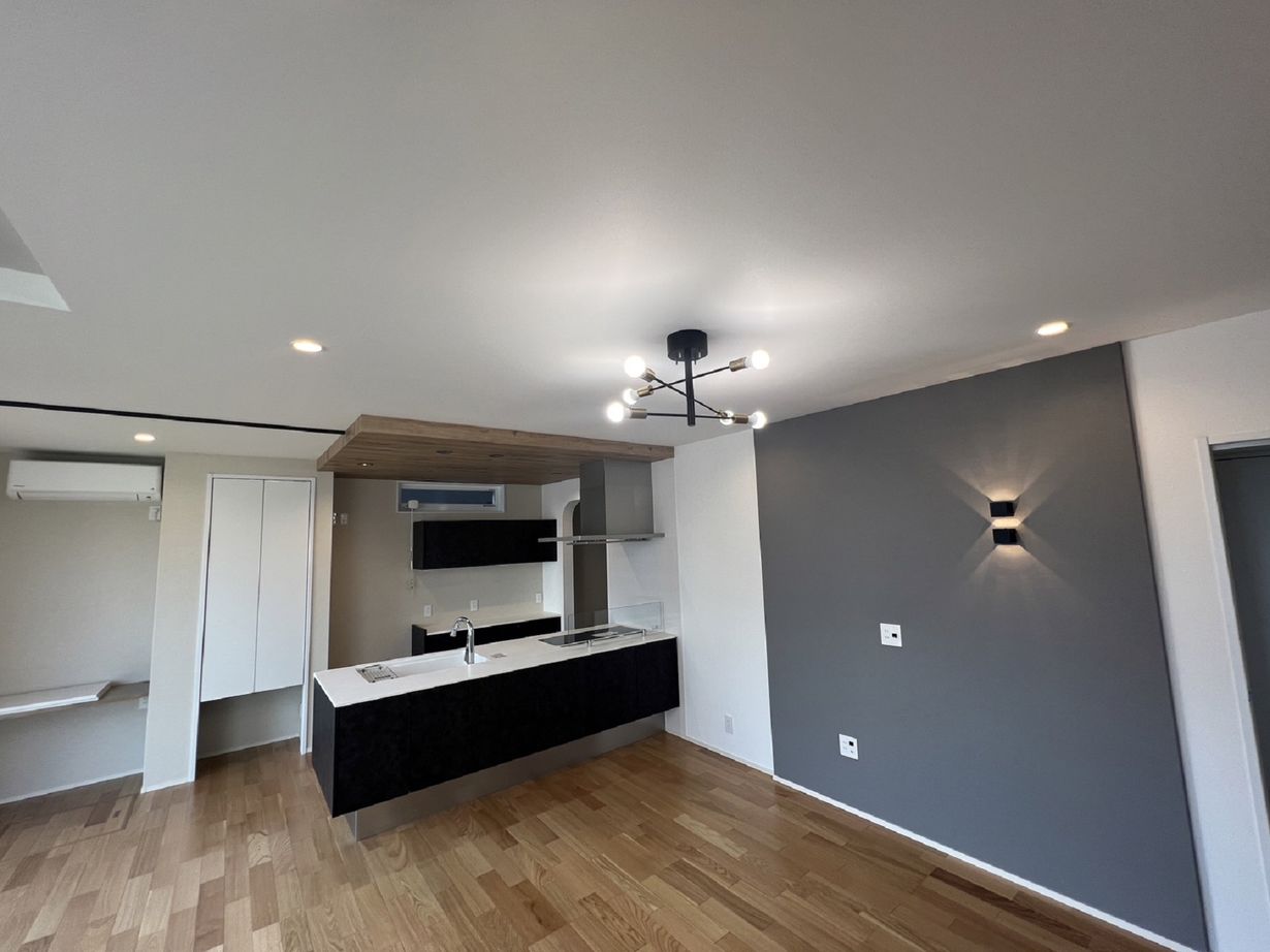 藍の家 【2300万円台/34.4坪/間取図あり】1階で生活が完結できる回遊動線が特徴のナチュラルモダンな暮らしの建築実例画像2