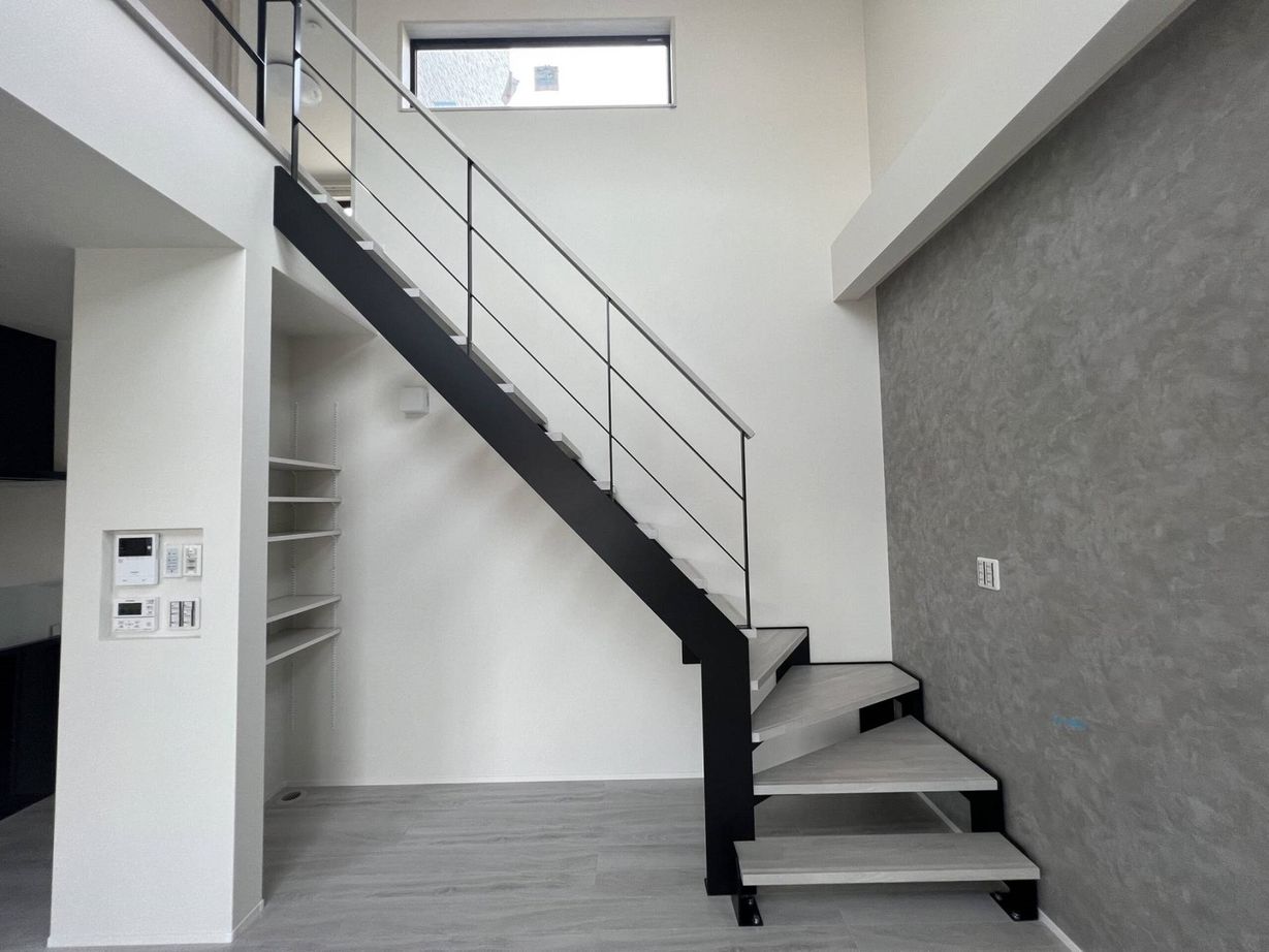 藍の家 【2400万円台/37.8坪/間取図あり】将来を見据えた開放感のある吹抜けリビングの住まいの建築実例画像3