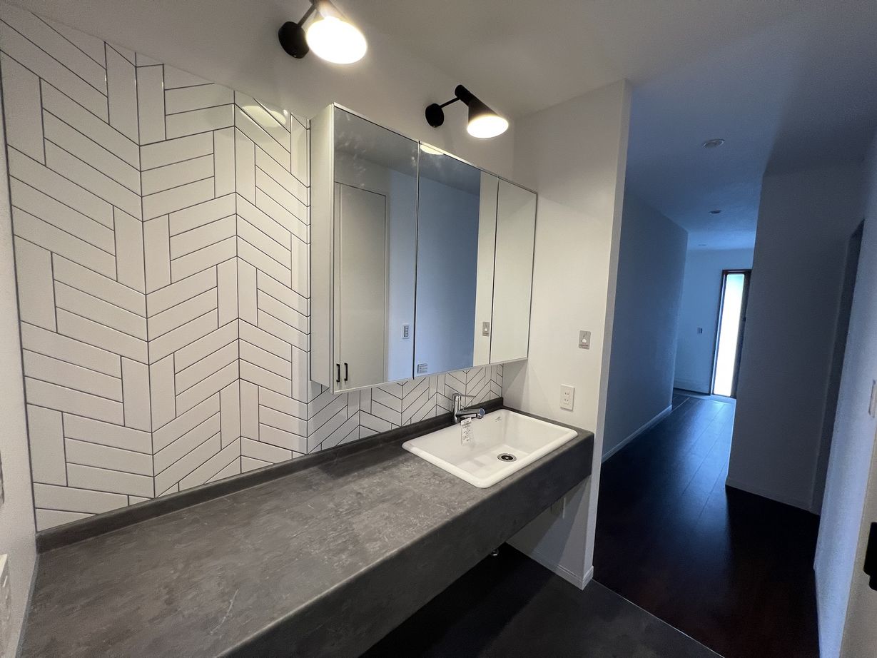 藍の家 【2900万円台/40.7坪/間取図あり】家族も愛犬も心地よく暮らせる、デザイン性高い平屋住宅の建築実例画像5