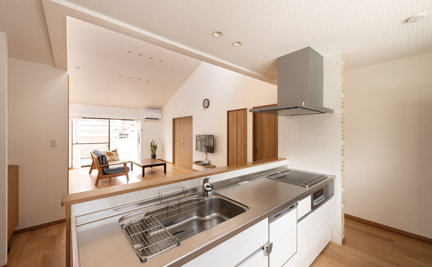 田原建設 【平屋/１000万円台/長期優良住宅】料理、家呑み、くつろぎの時間…。暮らしを満喫する大空間の平屋の建築実例画像6