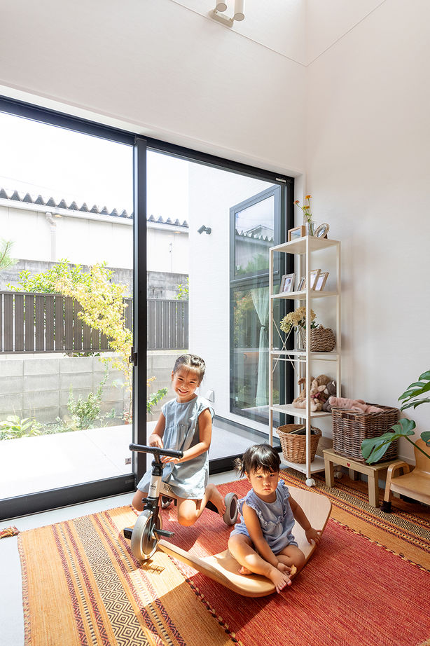 田原建設 【2000万円台/京都/土間/長期優良住宅】自分たちらしい暮らし。リビングと庭をつなぐ土間スタイルの家の建築実例画像5