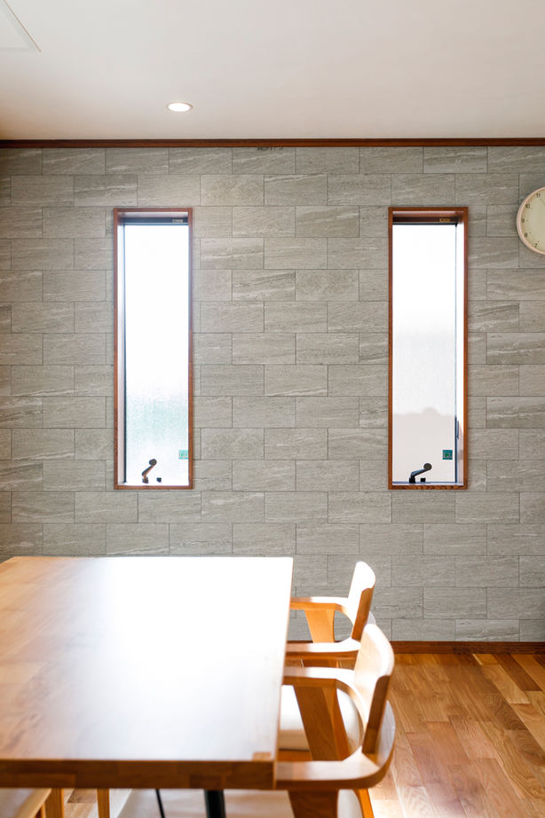 矢橋林業　矢橋の家 【3000万円台/4LDK/50坪台/間取り図】木と石と土のクラシカルな佇まい。家事ラクも叶えた洋風モダンな家の建築実例画像3