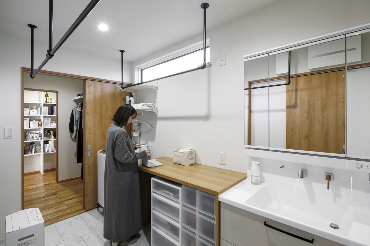 矢橋林業　矢橋の家 【2000万円台/30坪台/3LDK/駐車スペース/間取り】廊下を減らしてリビング広々！収納たっぷりの家事ラクな家の建築実例画像5