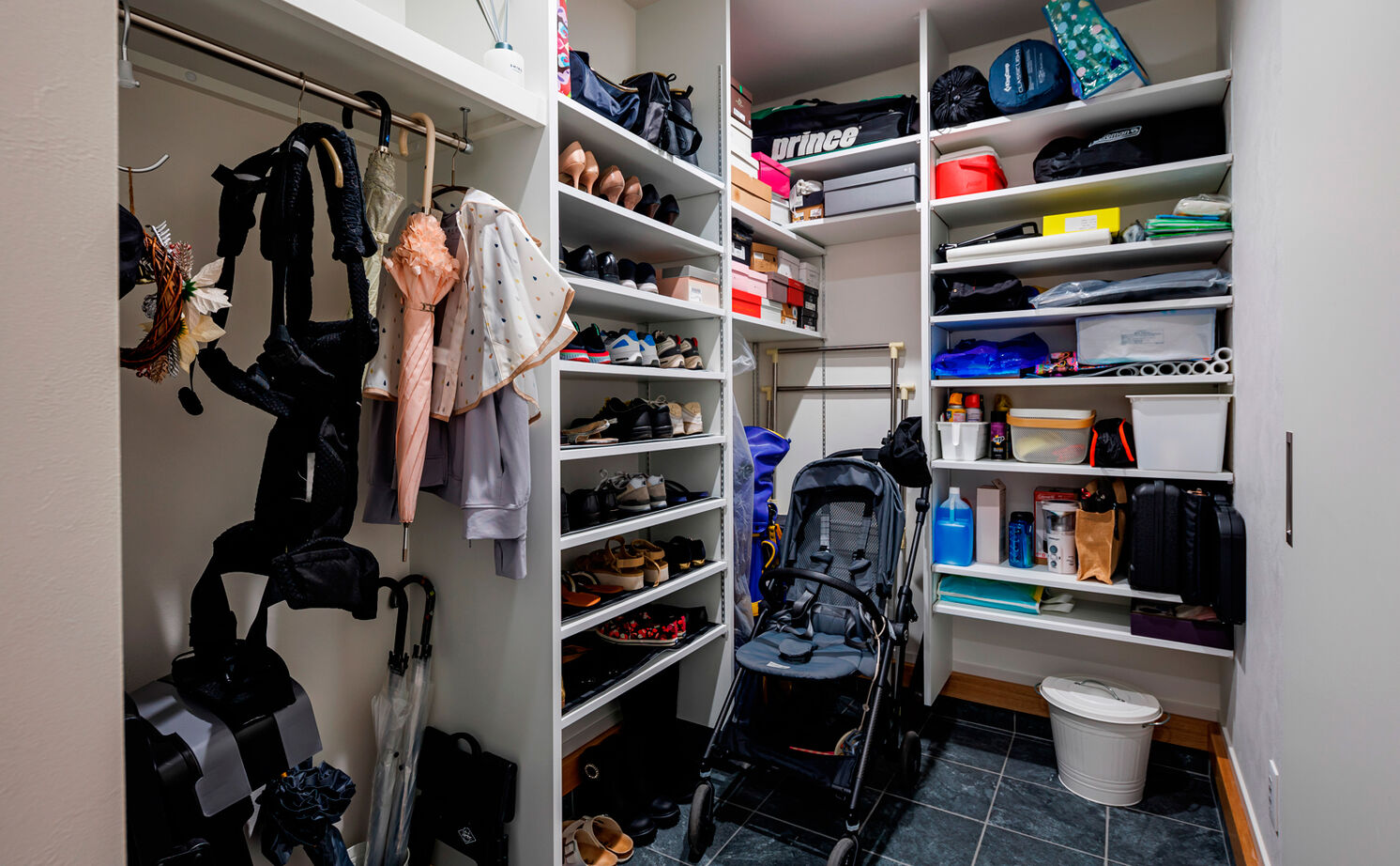 矢橋林業　矢橋の家 【2000万円台/30坪台/間取り図】グレーに木の温もりをプラス。「この動線のおかげで家事ラクが叶いました」の建築実例画像14