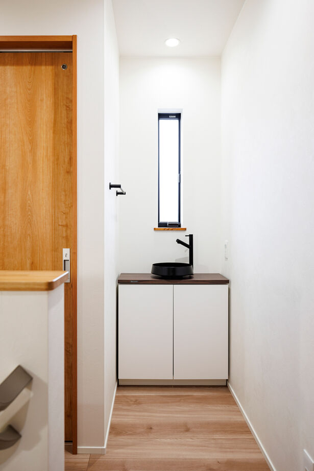 矢橋林業　矢橋の家 【2000万円台/30坪台/間取り図】グレーに木の温もりをプラス。「この動線のおかげで家事ラクが叶いました」の建築実例画像20