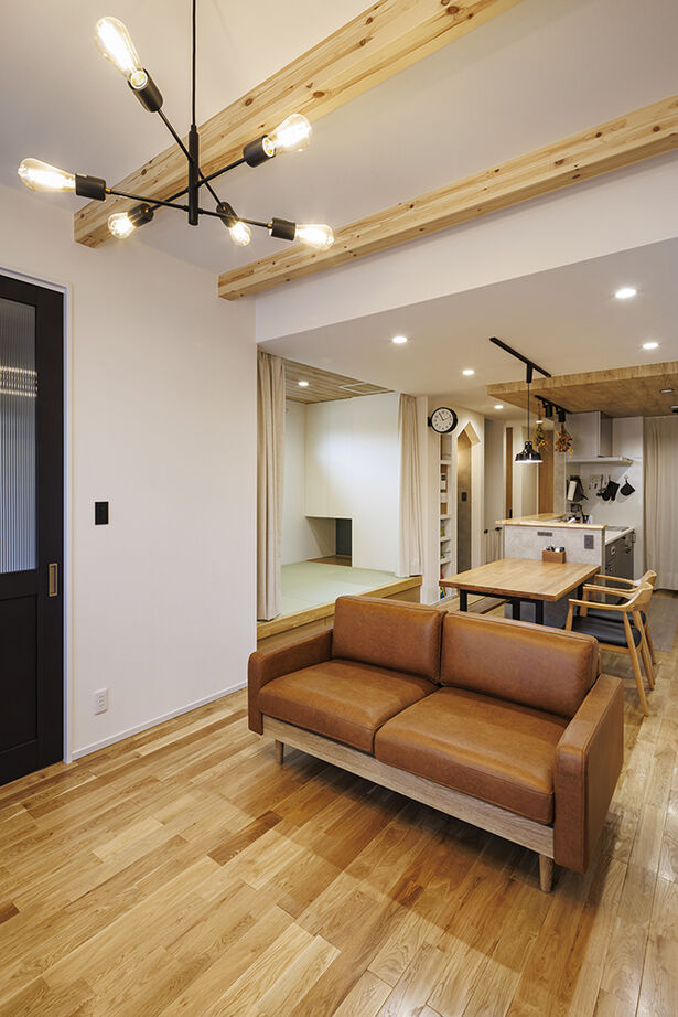 矢橋林業　矢橋の家 【30坪台｜2000万円台】無垢の床がやさしいカフェ風の家「好きなものが映える暮らしやすい家です」の建築実例画像9