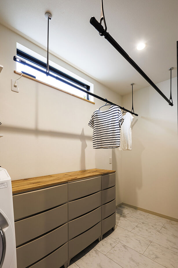 矢橋林業　矢橋の家 【30坪台｜2000万円台】無垢の床がやさしいカフェ風の家「好きなものが映える暮らしやすい家です」の建築実例画像11