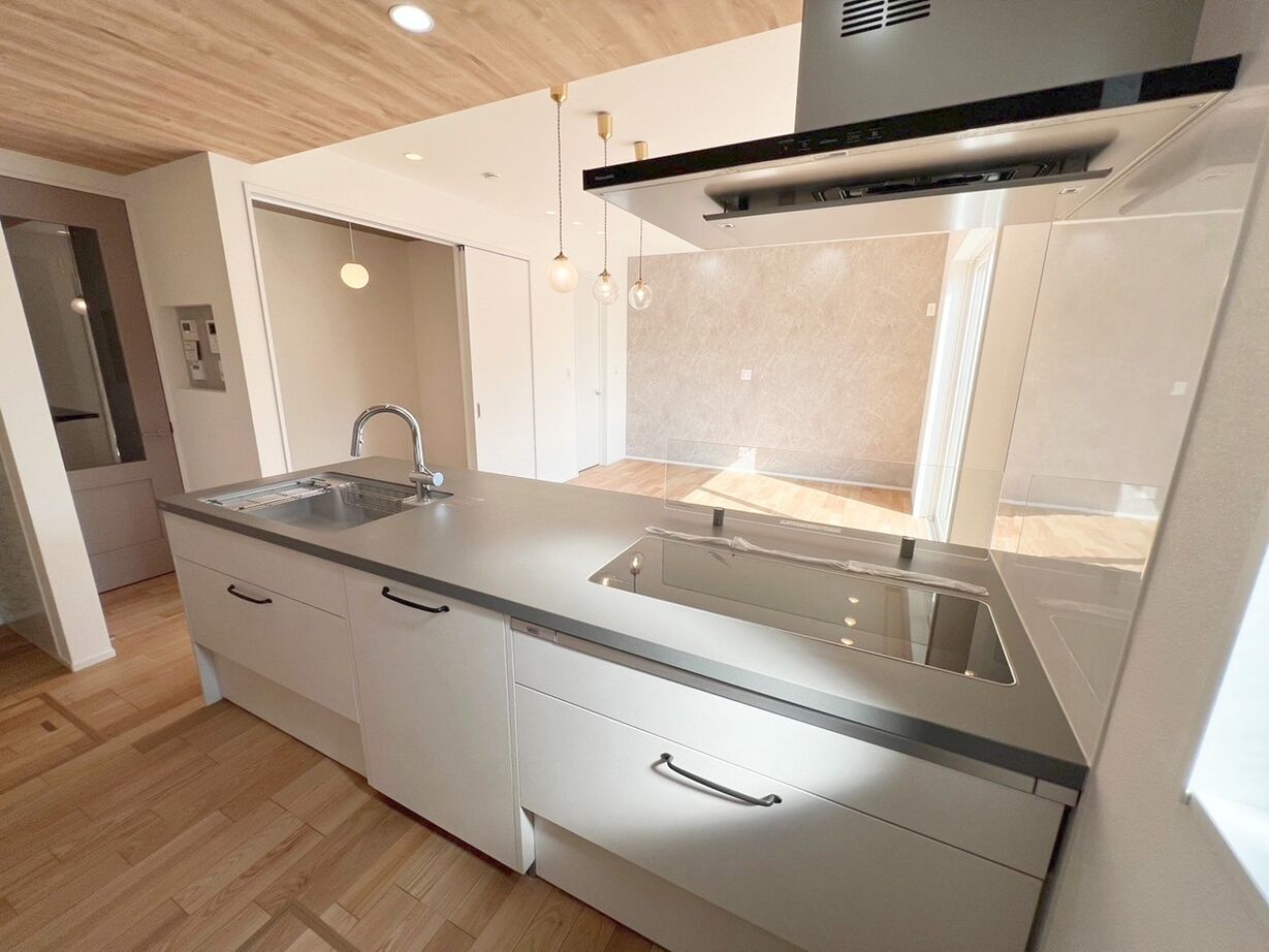 松尾ハウジング 【狭山市/37.6坪/間取り図有】ぐるりと回遊できるスムーズな動線が便利なカフェ風の住まいの建築実例画像2