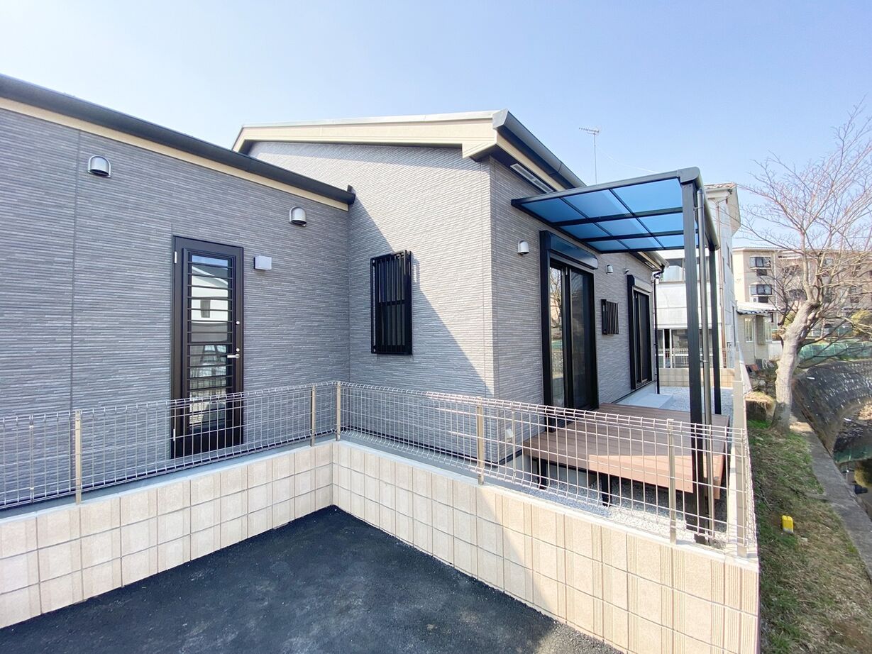 松尾ハウジング 【平屋/38.8坪/間取り図有】効率的な家事動線＆開放的な勾配天井リビングが自慢の平屋の建築実例画像6