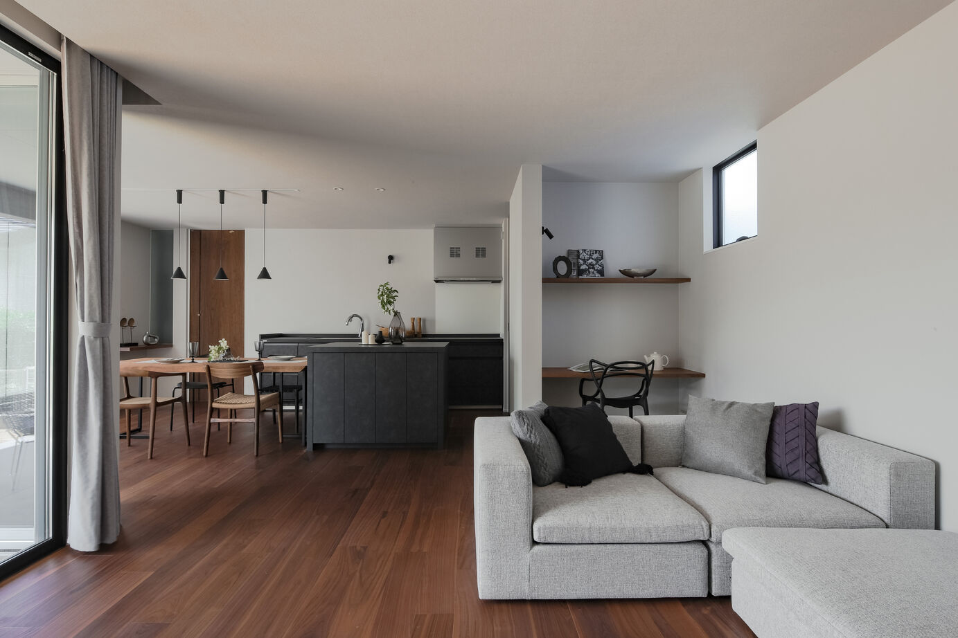 ｌａ ＣＡＳＡ　(ラ・カーサ) 【刈谷市/趣味室/インナーテラス】趣味に没頭する「植物ラボ」のある暮らしの建築実例画像2